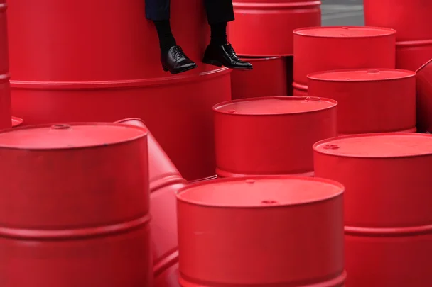 Потолок ледяной, нефть скрипучая