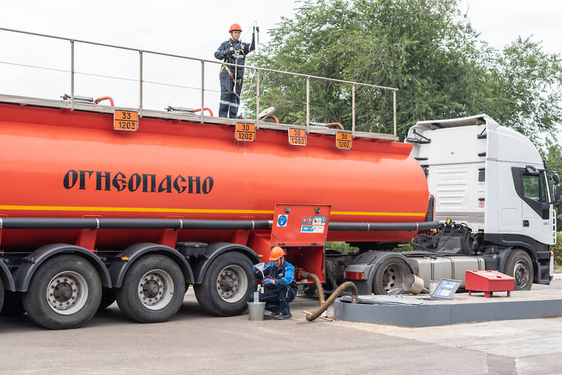 По горючим следам: число дел ФАС против владельцев АЗС выросло в три раза